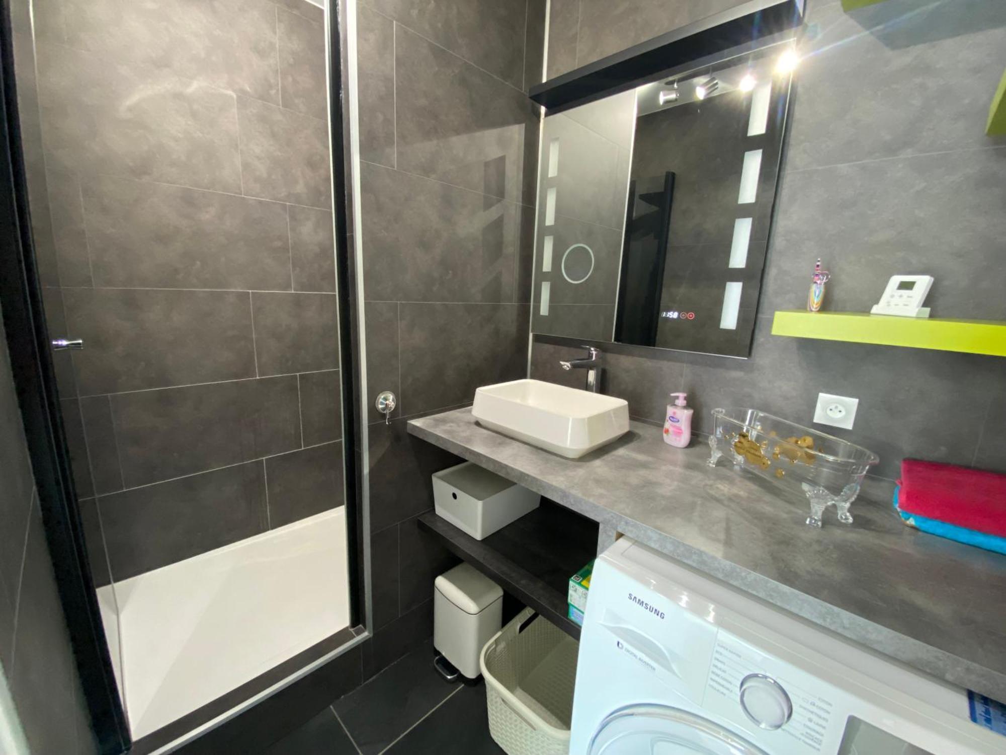 Апартаменты Victoria-T2-41M2-Balcon, Wifi, Linge, Produits, Menage Inclus Реймс Экстерьер фото